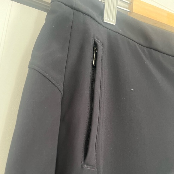 Black Lululemon mid rise trouser - Picture 3 of 6